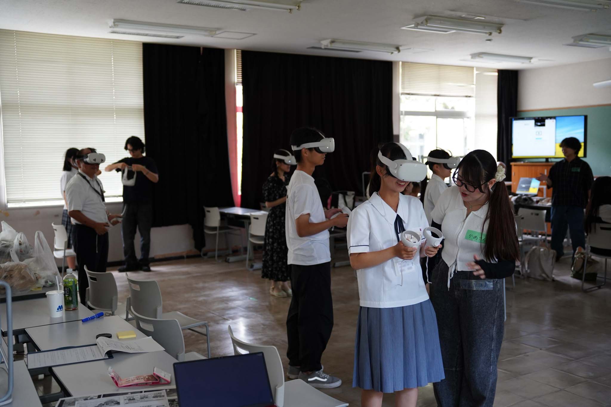 トピックス 高校生×大学生で考える、VR上の日置市『ネオ日置』―アカデミック・インターンシップを実施しました